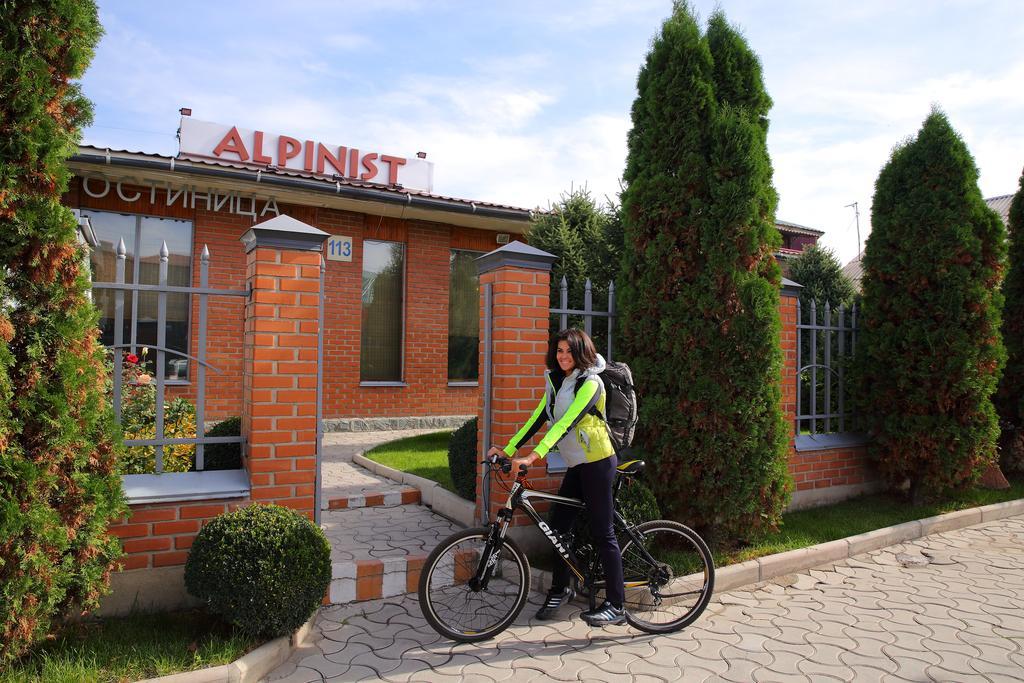 Alpinist Hotel บิชเคก ภายนอก รูปภาพ